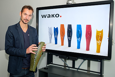 WAKO-Gründer Markus Wakolbinger mit den WAKO-Prothesencovers